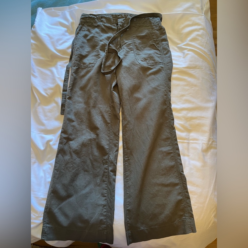 Gap wide leg linen cargo pants, size 6